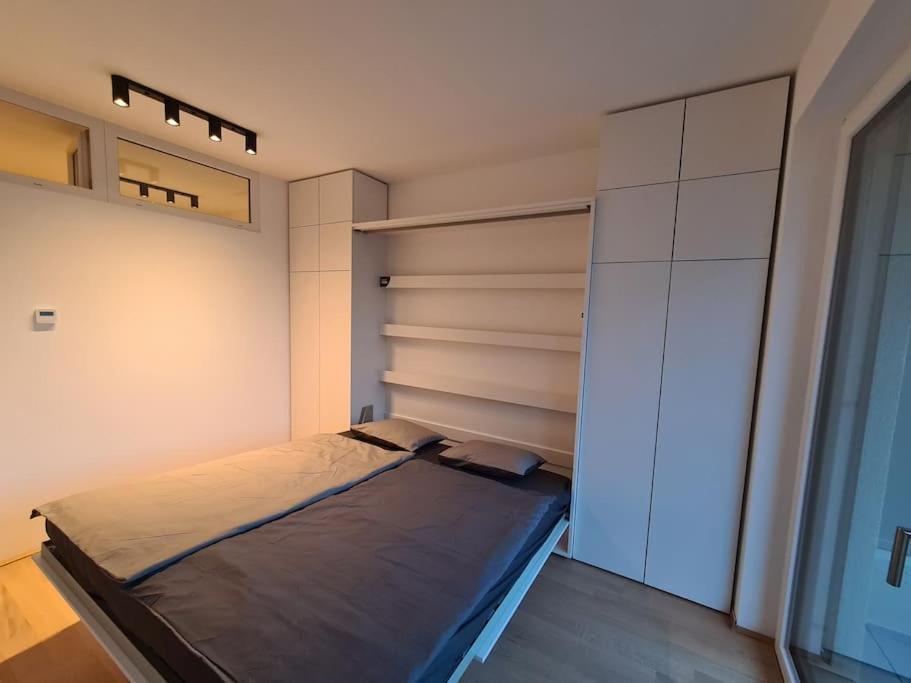 Neu, Zentral, Schoen, Bergblick, Suedterrasse Фрайласинг Екстериор снимка