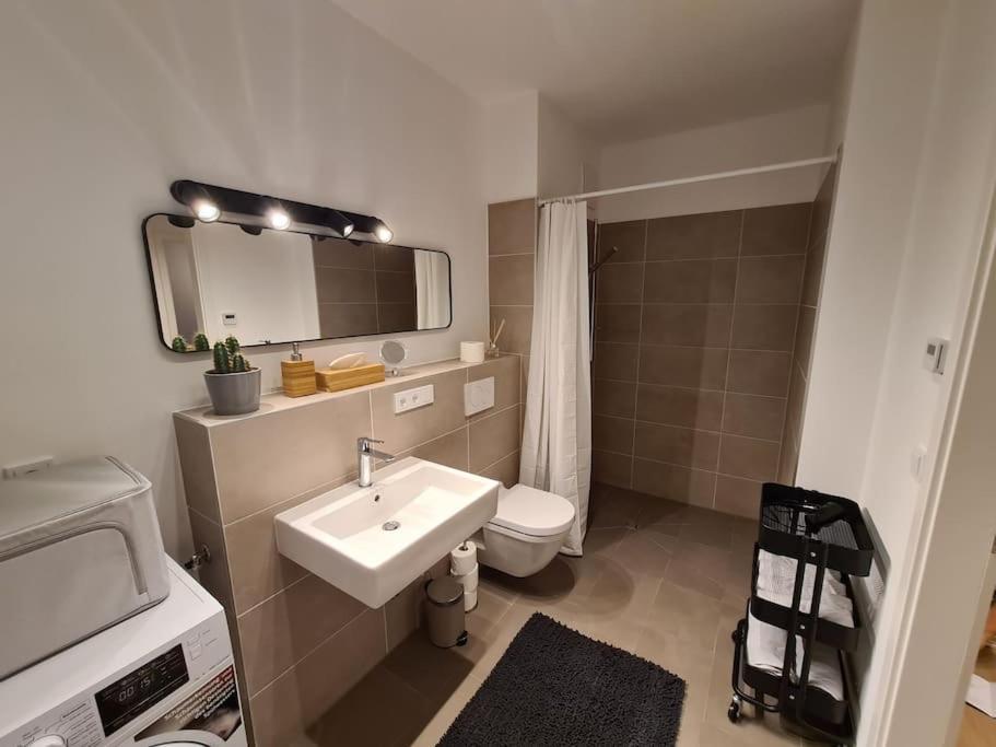 Neu, Zentral, Schoen, Bergblick, Suedterrasse Фрайласинг Екстериор снимка
